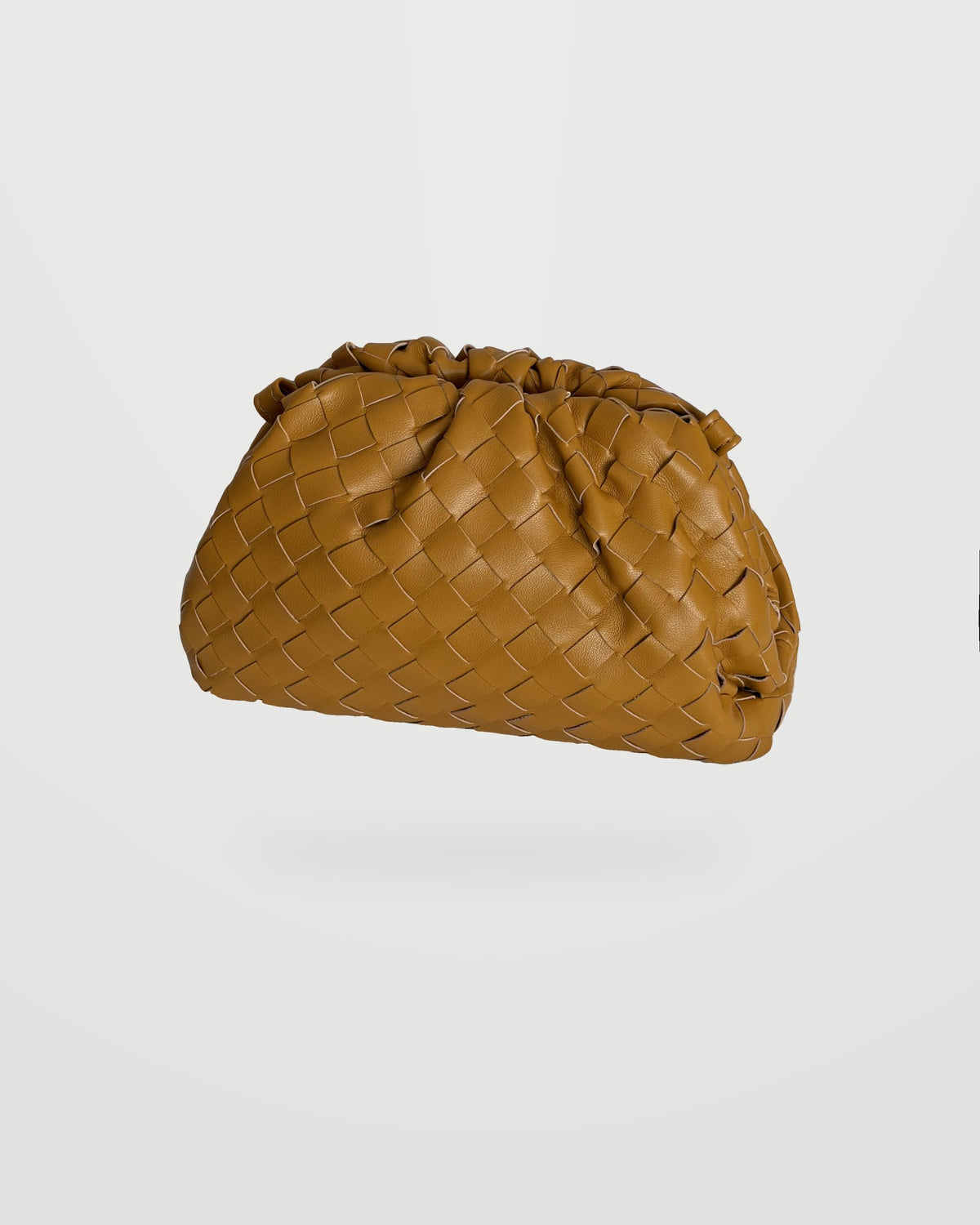 Bolso trenzado Nube camel
